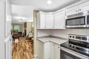 29700 SW Courtside Dr, Wilsonville, OR 97070 - Photo 9