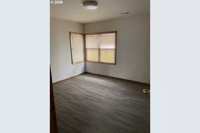 144 SE 85th Ave, Portland, OR 97216 - Photo 9