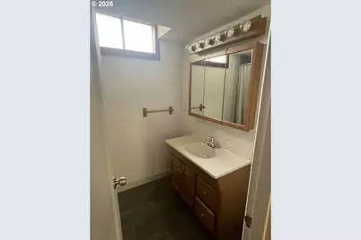 144 SE 85th Ave, Portland, OR 97216 - Photo 17