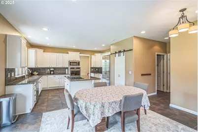 26250 S Milk Creek Cir, Mulino, OR 97042 - Photo 11