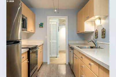 2211 SW Park Pl #102, Portland, OR 97205 - Photo 17