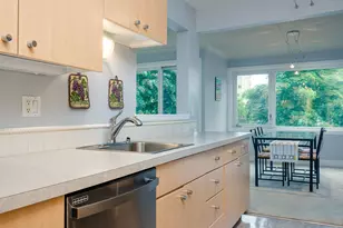 2211 SW Park Pl, Portland, OR 97205 - Photo 11