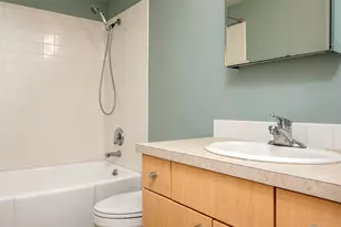 2211 SW Park Pl, Portland, OR 97205 - Photo 21