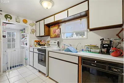 177 NW Ebberts Ave, Hillsboro, OR 97124 - Photo 11