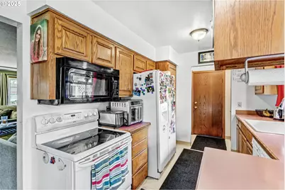 919 NE 152nd Ave, Portland, OR 97230 - Photo 13