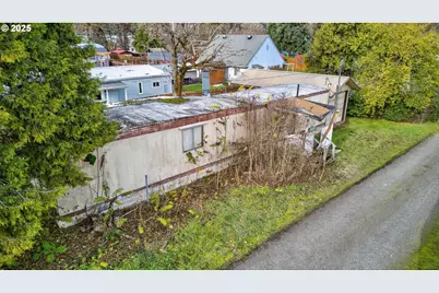 47521 School St, Oakridge, OR 97463 - Photo 3