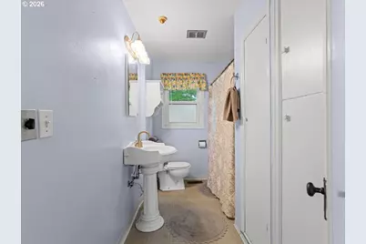 1016 W St, Vancouver, WA 98661 - Photo 15