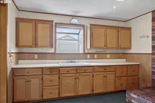 807 Cedar St, Yoncalla, OR 97499 - Photo 25