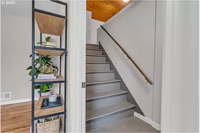 13104 SE Center St, Portland, OR 97236 - Photo 27