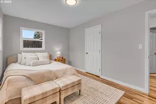 13104 SE Center St, Portland, OR 97236 - Photo 23