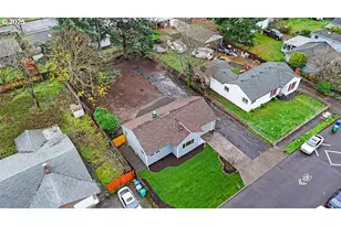 13104 SE Center St, Portland, OR 97236 - Photo 5