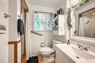 2565 Dover Dr, Eugene, OR 97404 - Photo 21