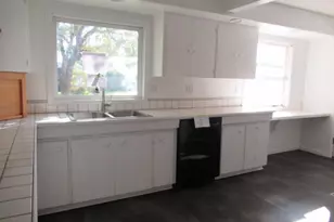 114 Walnut St, Independence, OR 97351 - Photo 9