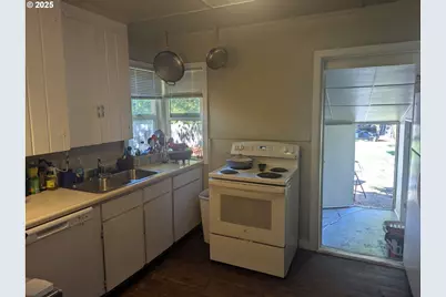 2461 Riverview St, Eugene, OR 97403 - Photo 5