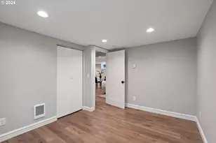 4414 NE 32nd Pl, Portland, OR 97211 - Photo 11