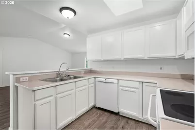 87667 Oak Island Dr, Veneta, OR 97487 - Photo 9