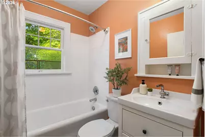 923 NE Tillamook St, Portland, OR 97212 - Photo 11