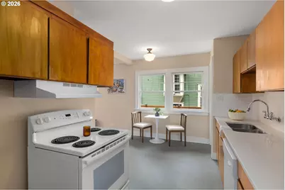 923 NE Tillamook St, Portland, OR 97212 - Photo 9
