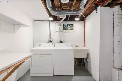 923 NE Tillamook St, Portland, OR 97212 - Photo 17