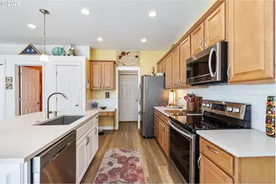 21780 NE Larkspur Ln, Fairview, OR 97024 - Photo 7