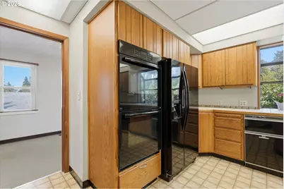 11765 SW Gaarde St, Tigard, OR 97224 - Photo 17