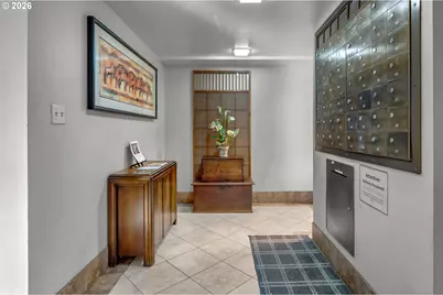 2021 SW Main St #48, Portland, OR 97205 - Photo 9