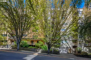 2021 SW Main St, Portland, OR 97205 - Photo 5