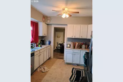 481 S Pine St, Canby, OR 97013 - Photo 3