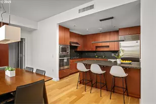 1025 NW Couch St, Portland, OR 97209 - Photo 17