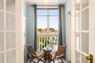 2083 NW Johnson St, Portland, OR 97209 - Photo 21