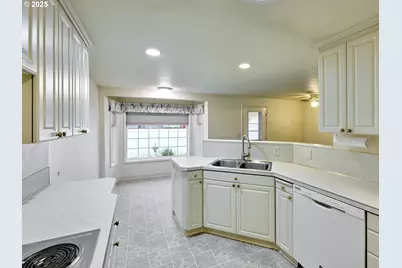 1032 Stanfield Rd, Woodburn, OR 97071 - Photo 7