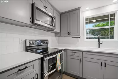 12955 SW 22nd St, Beaverton, OR 97008 - Photo 9