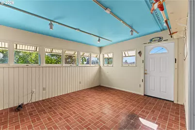 412 23rd St, Myrtle Point, OR 97458 - Photo 25