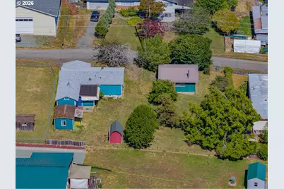 412 23rd St, Myrtle Point, OR 97458 - Photo 3