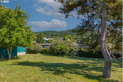 412 23rd St, Myrtle Point, OR 97458 - Photo 35