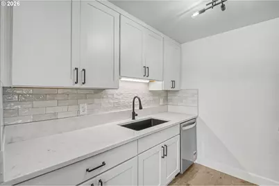 6904 SE Long St, Portland, OR 97206 - Photo 9