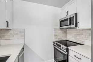 6904 SE Long St, Portland, OR 97206 - Photo 7