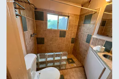 205 W Clarendon St, Gladstone, OR 97027 - Photo 13
