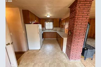 205 W Clarendon St, Gladstone, OR 97027 - Photo 7
