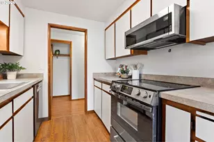 14220 SW 20th St, Beaverton, OR 97008 - Photo 13