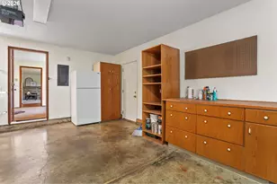 14220 SW 20th St, Beaverton, OR 97008 - Photo 33