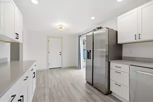 10207 NE 8th St, Vancouver, WA 98664 - Photo 17