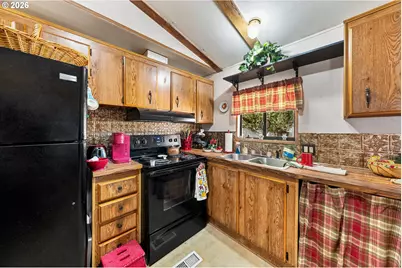 2325 Tenmile Valley Rd, Tenmile, OR 97481 - Photo 11