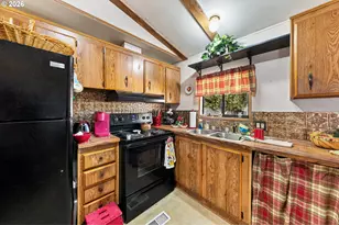2325 Tenmile Valley Rd, Tenmile, OR 97481 - Photo 11