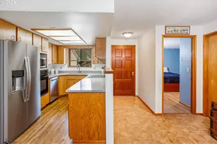 13821 NW 10th Ct, Vancouver, WA 98685 - Photo 3