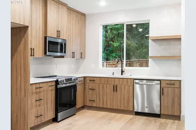 5211 SW Vacuna St, Portland, OR 97219 - Photo 5