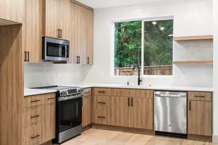 5211 SW Vacuna St, Portland, OR 97219 - Photo 5