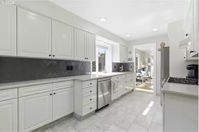 7670 SW Arbor Lake Ct, Wilsonville, OR 97070 - Photo 9