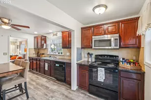 710 SE 155th Ave, Portland, OR 97233 - Photo 11