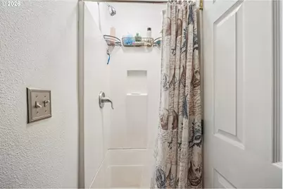 710 SE 155th Ave, Portland, OR 97233 - Photo 23